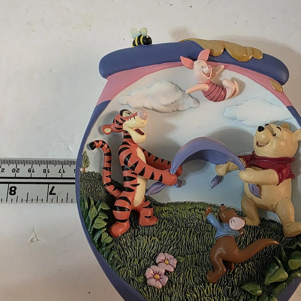 Disney 3D Hip Hip Poohray Decorative Plate Resin Bradford Exchange